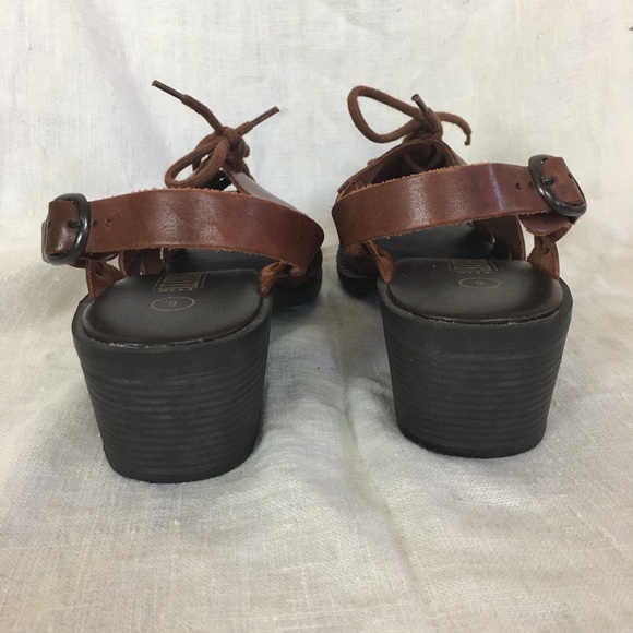 Vintage Leather collection block heel sandals - Picture 6 of 7